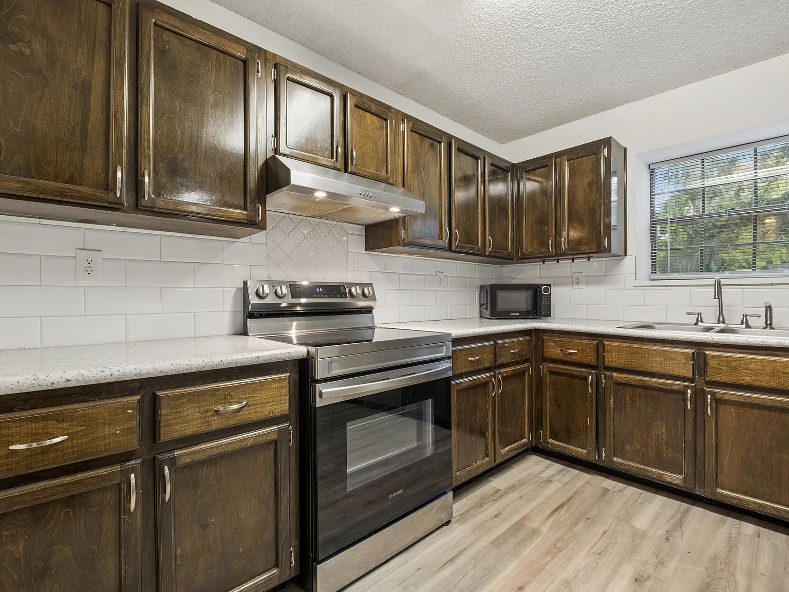 1242 Chee Lane - Unit A — Photo 2