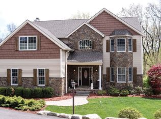 51 W Oakland Ave, Oakland, NJ 07436