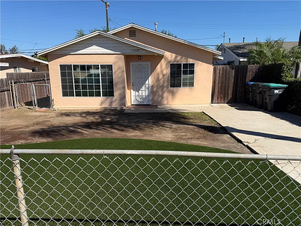 3 bed, 825 sqft, $2,750 — Photo 3