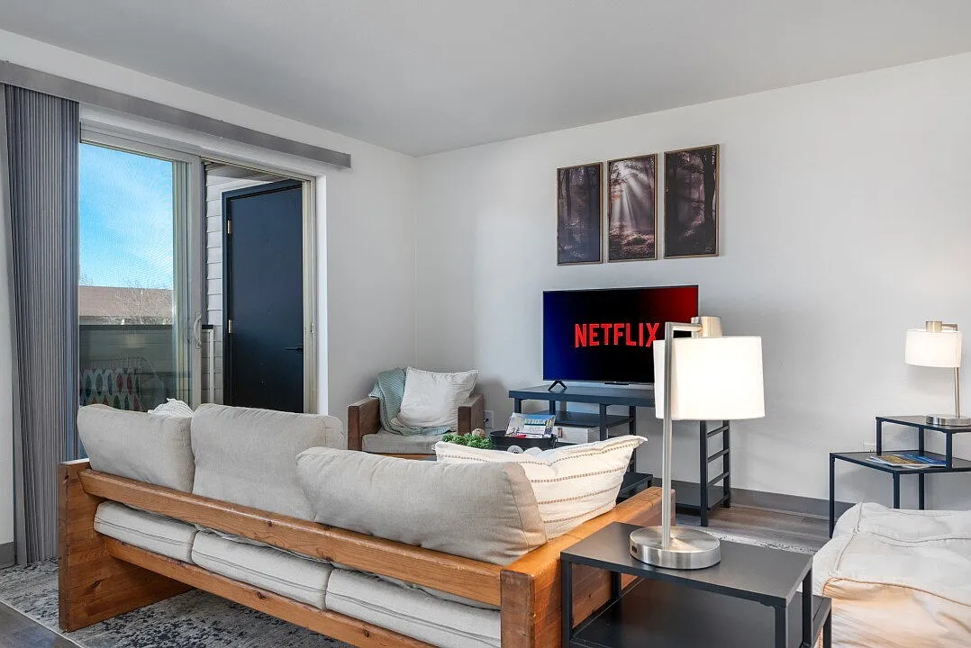 2 bed, 1.0 bath, 820 sqft, $1,775 — Photo 3