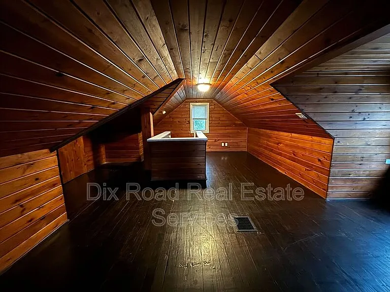 144 Niagara Ave — Photo 21