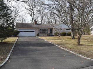 62 Idlewood Dr, Stamford, CT 06905