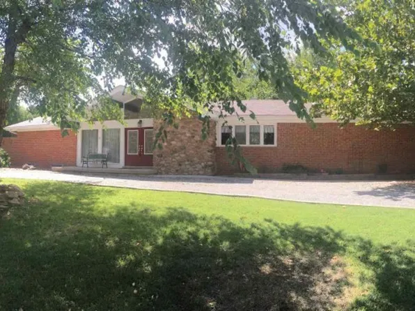 6 E Good Dr, Augusta, KS 67010