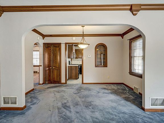 4th image of 530 E Center Street