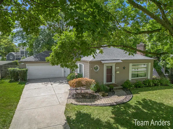 2536 Hall St SE, East Grand Rapids, MI 49506