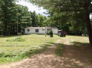 5727 W Huckleberry Rd, Shepherd, MI 48883