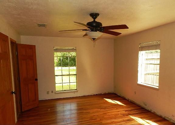 4th image of 12514 Park Forest Dr