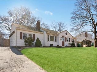 6 Bourbon Pl, Warwick, RI 02888
