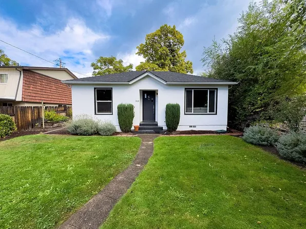 310 Bessie St, Medford, OR 97504
