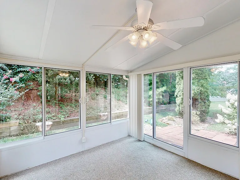 8321 Suttonview Dr — Photo 33