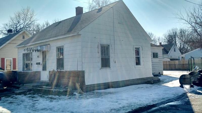 1st image of 411 Lasalle St