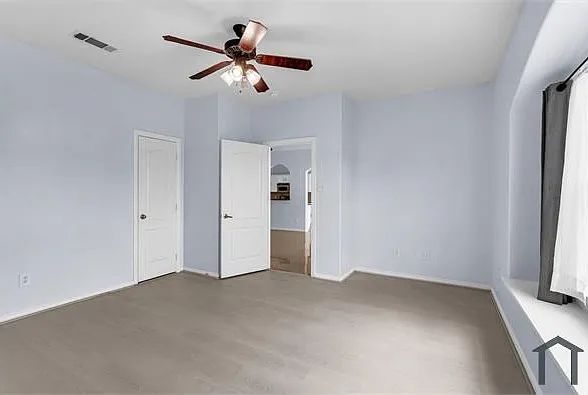 933 Bens Dr — Photo 11