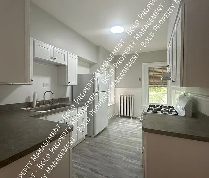938 Chestnut St #2 — Photo 5