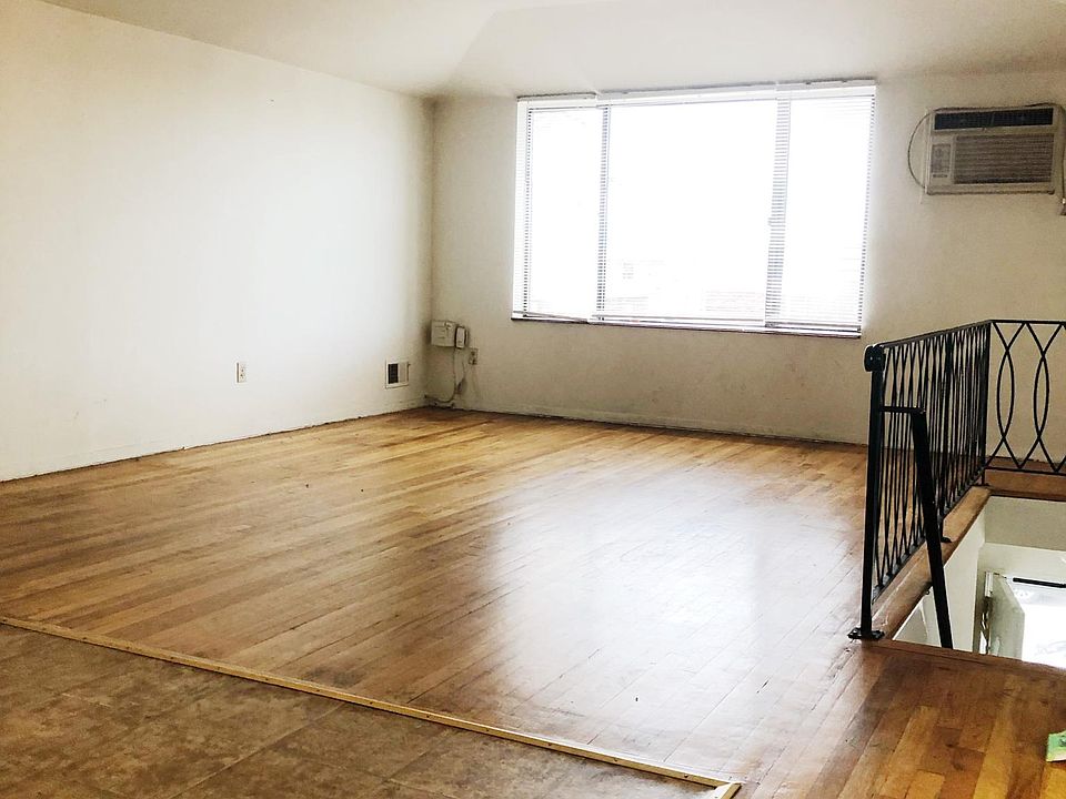 1st image of 14924 21st Ave #2
