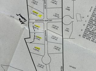 8 Newbury Rd, Pelham, NH 03076