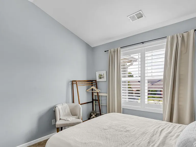 324 Frontier Cir — Photo 21