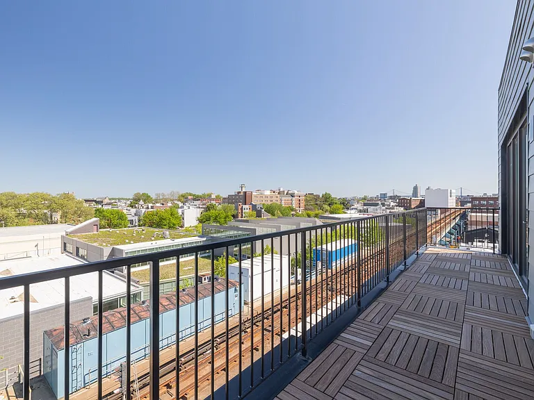 1833 N Hope St — Photo 12