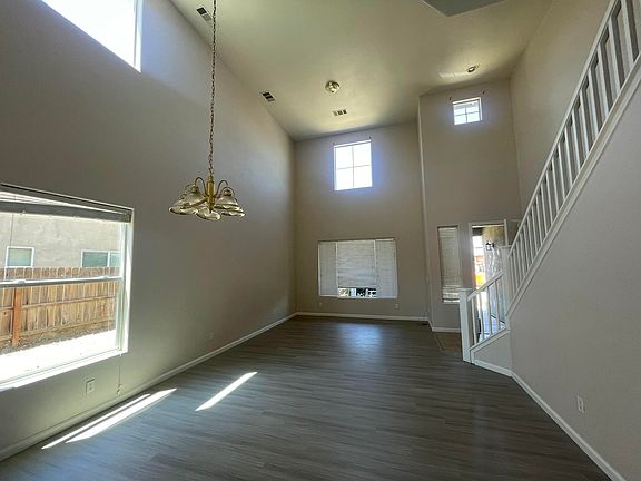 3rd image of 4317 E Cambridge Avenue