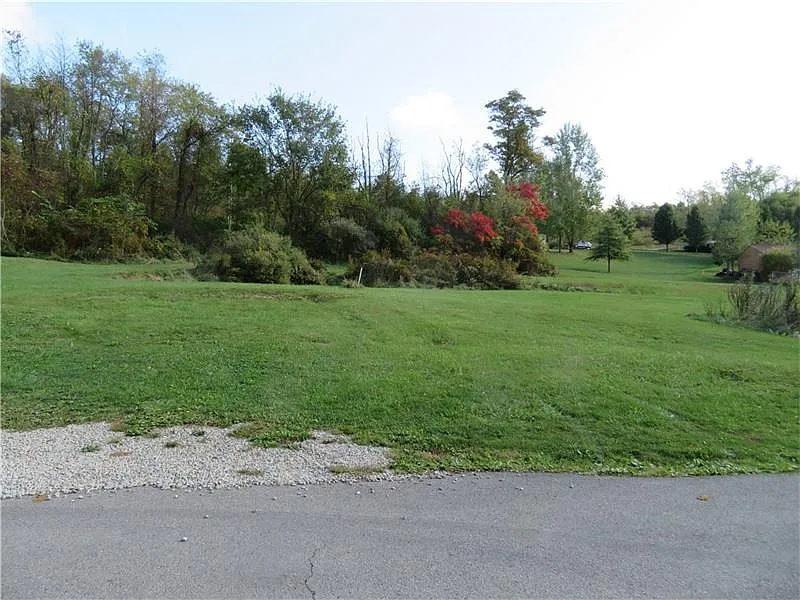 54 Francis Rd photo 1