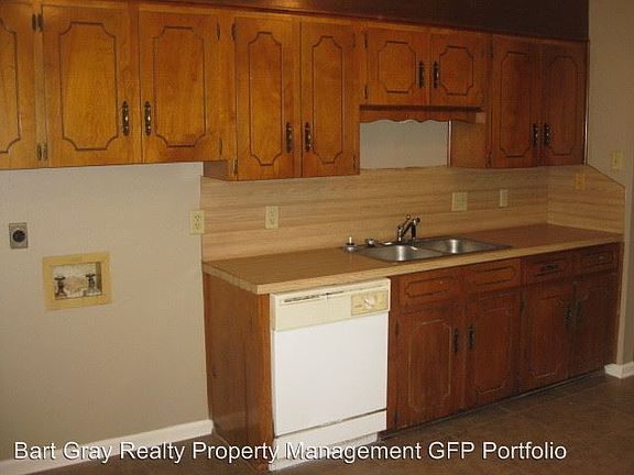 3rd image of 1111 Gina Cir