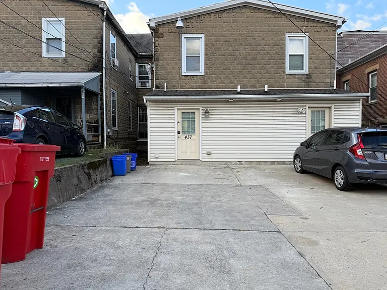 435 Montclair Ave — Photo 14
