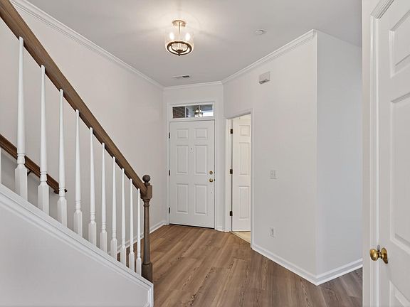 5th image of 1037 Somer Chase Ct