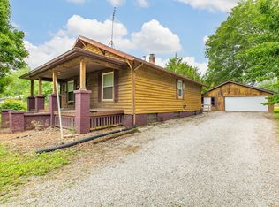 506 S Putnam St, Bunker Hill, IL 62014