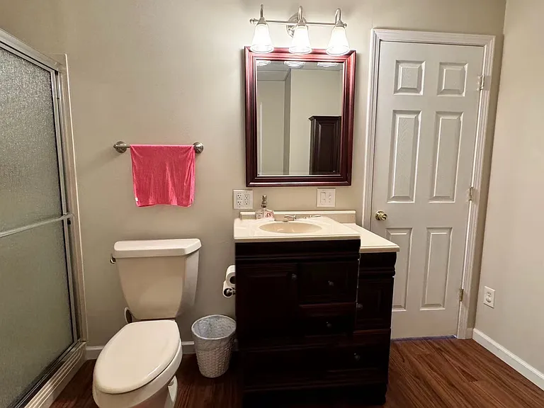 1000 Chapel Hill Dr — Photo 5