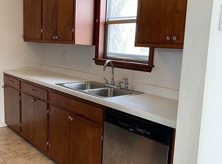 308 E Tom Brown St, Charleston, MO 63834