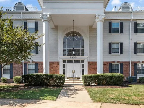 2335 Manor Grove Dr APT 10, Chesterfield, MO 63017