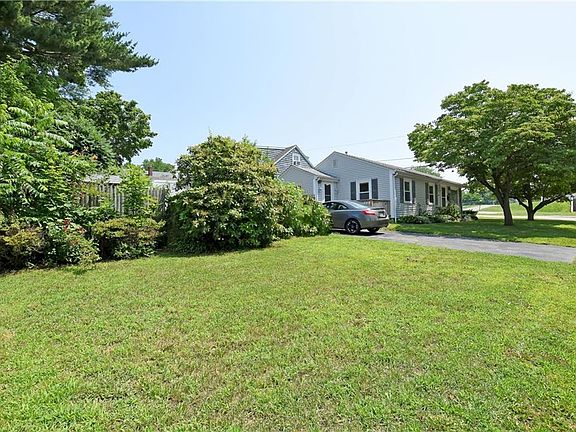 3rd image of 40 Maplewood St