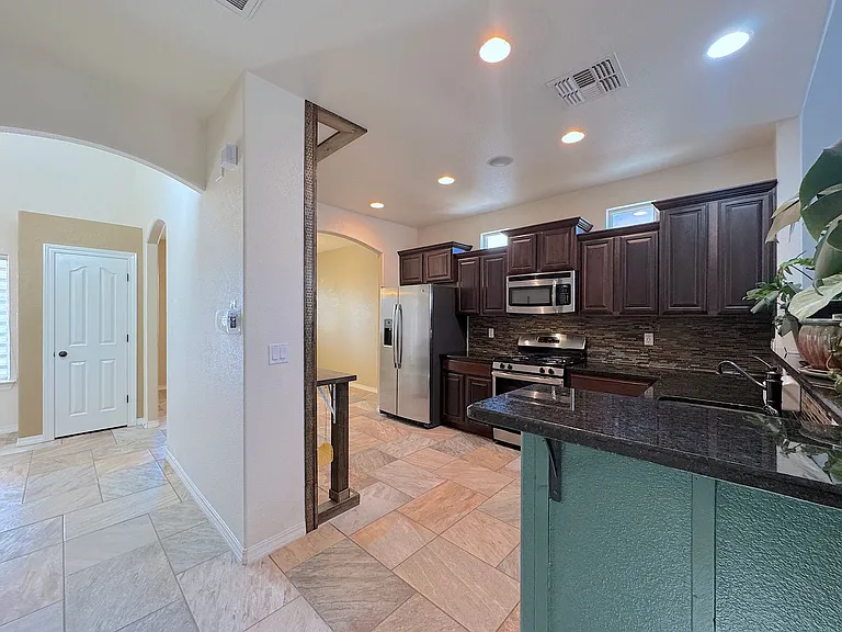 2068 Robert Minnie Pl — Photo 10