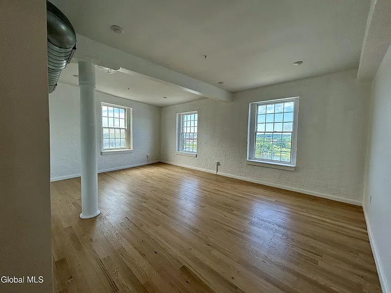 155 River St #5B — Photo 18