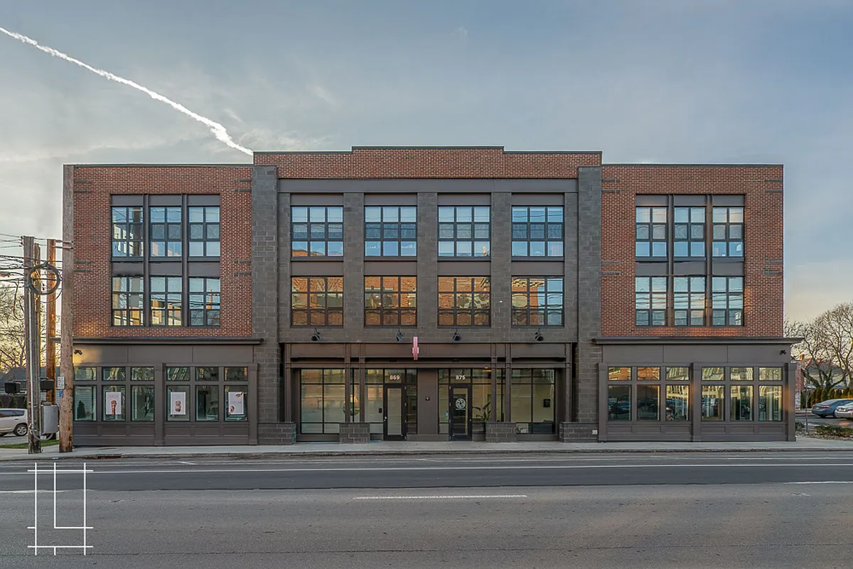 Building Photo - 200 E. 1st Ave