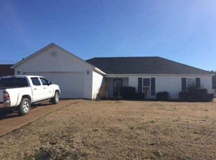 106 Bent Oaks Dr, Jackson, TN 38305