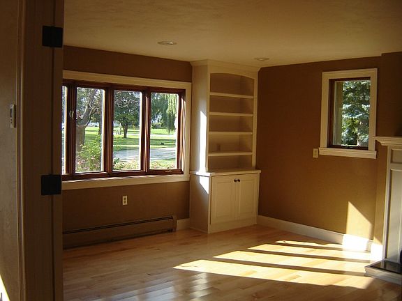 Gorgeous Office off Entry