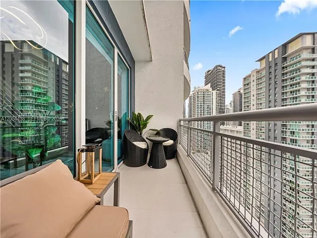 60 SW 13th St #2422 — Photo 5