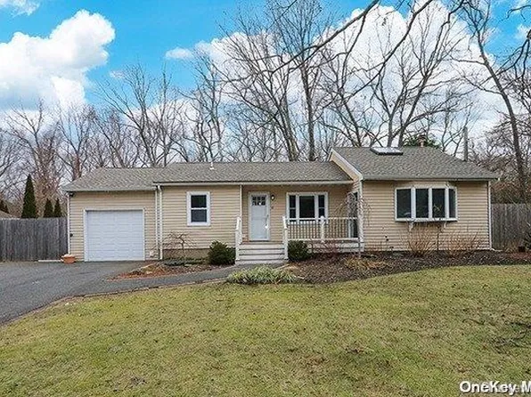 17 Arnold Drive, Middle Island, NY 11953