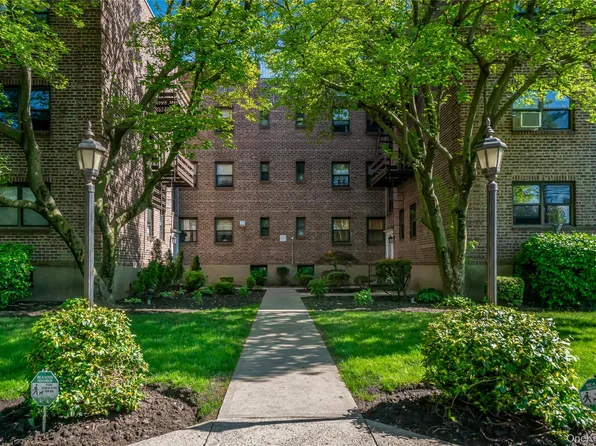 218-12 43rd Avenue #2E, Bayside, NY 11361