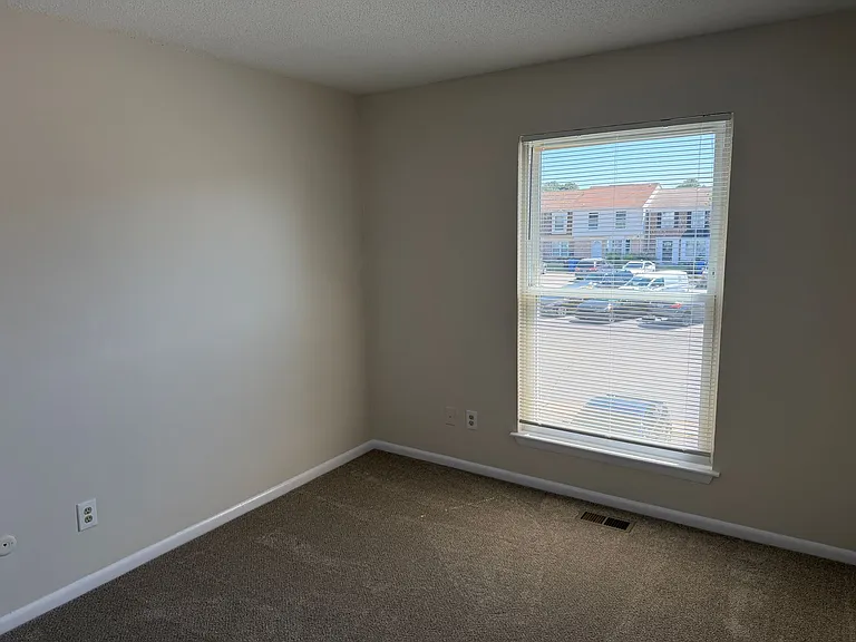 629 Counselor Sq — Photo 25