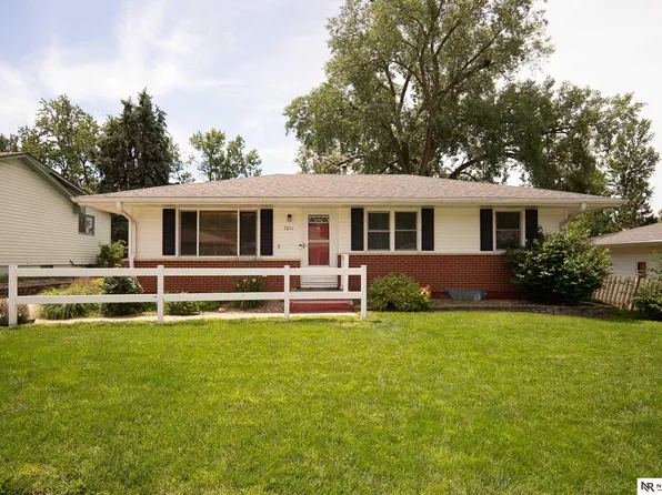 7011 Orchard St, Lincoln, NE 68505