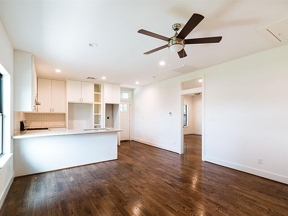 5th image of 609 Boundary St #B