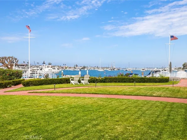 21 Bay Is, Newport Beach, CA 92661