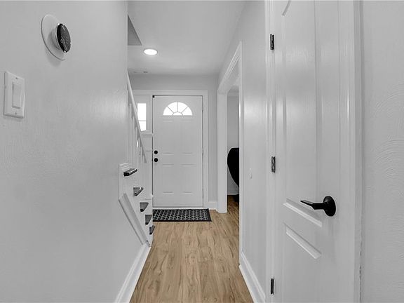 4th image of 3025 Silver Maple Dr