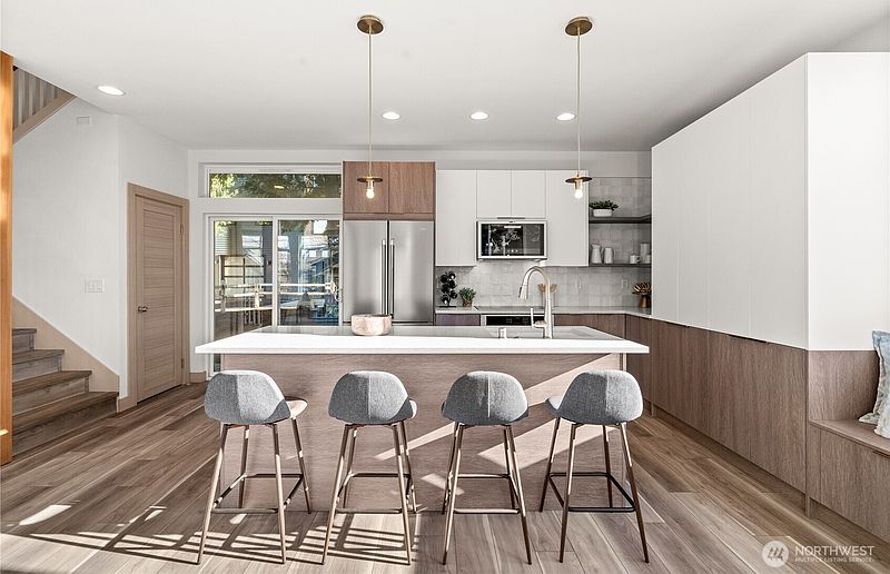 2nd image of 1132 31st Avenue S
