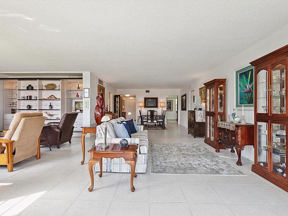 4th image of 821 Cypress Boulevard #311