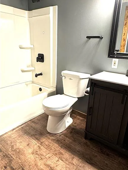 12755 Vincent Dr — Photo 8