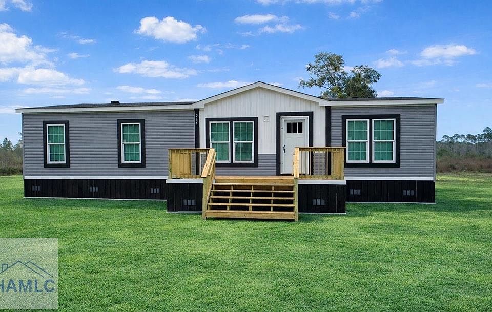 1st image of 678 W 3rd St