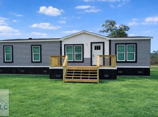 678 W 3rd St, Springfield, GA 31329