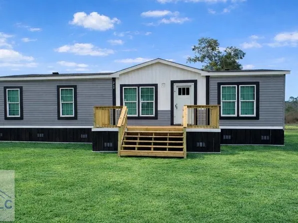 678 W 3rd St, Springfield, GA 31329